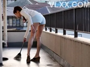 Vợ yêu xinh đẹp phải trả giá cho sai lầm của anh xã ở công ty