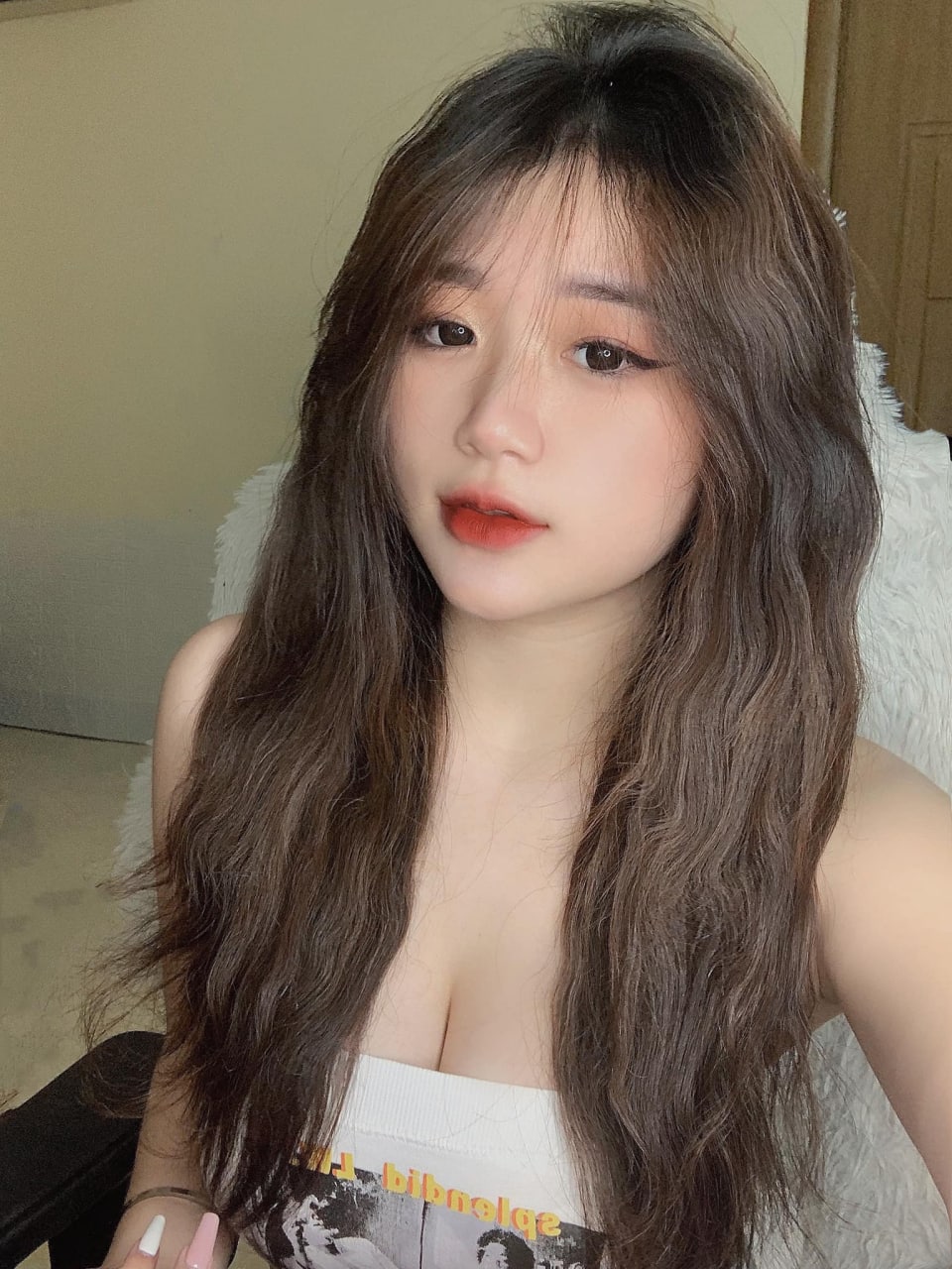 Cô vợ chịu nhục để quản lý của Gã chồng đụ vì không muốn Chồng yêu bị đuổi việc